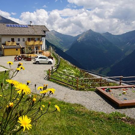 Enzianhuette Berggasthaus Sankt Leonhard in Passeier Buitenkant foto
