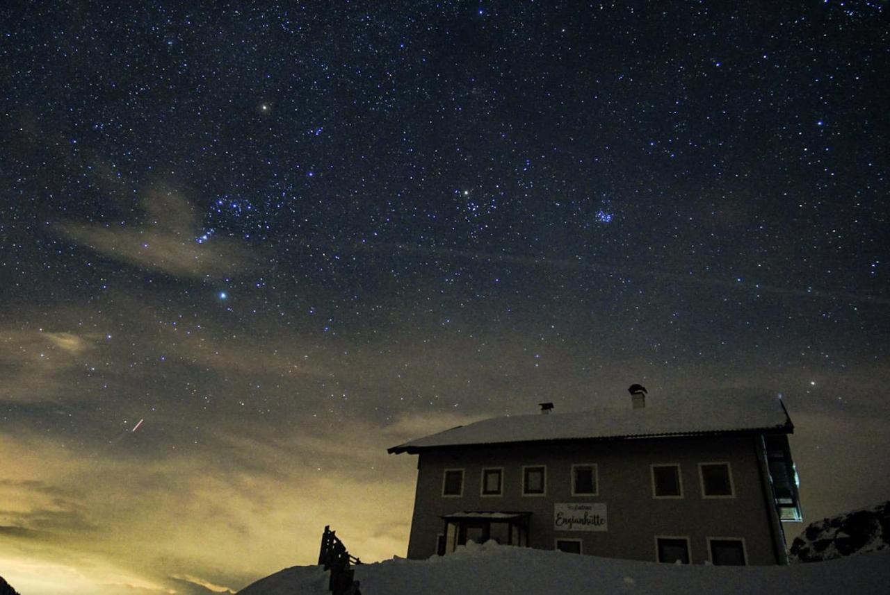Enzianhuette Berggasthaus Sankt Leonhard in Passeier Buitenkant foto