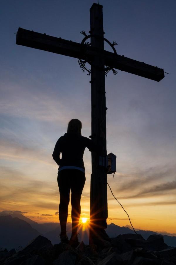 Enzianhuette Berggasthaus Sankt Leonhard in Passeier Buitenkant foto